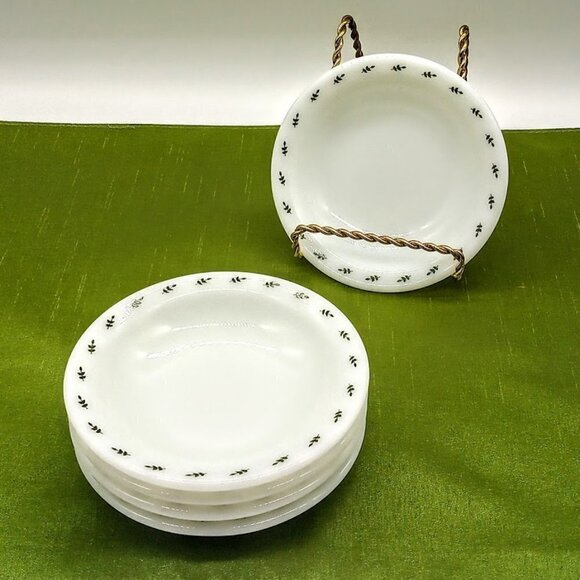 Set of 5 Vintage Corning Décor White Green Leaf Glass Bowls - Picture 1 of 5